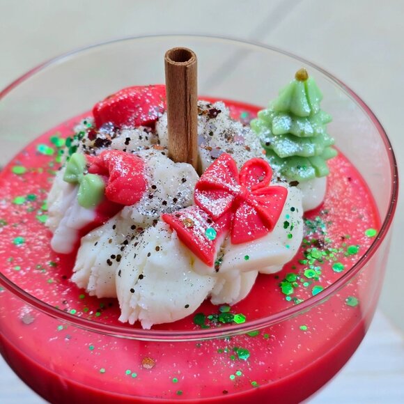 Holiday Candle ✦ Mistletoe & Cinnamon ✦ Soy Wax in XL Wine Glass w/ Green Stem - Picture 6 of 10